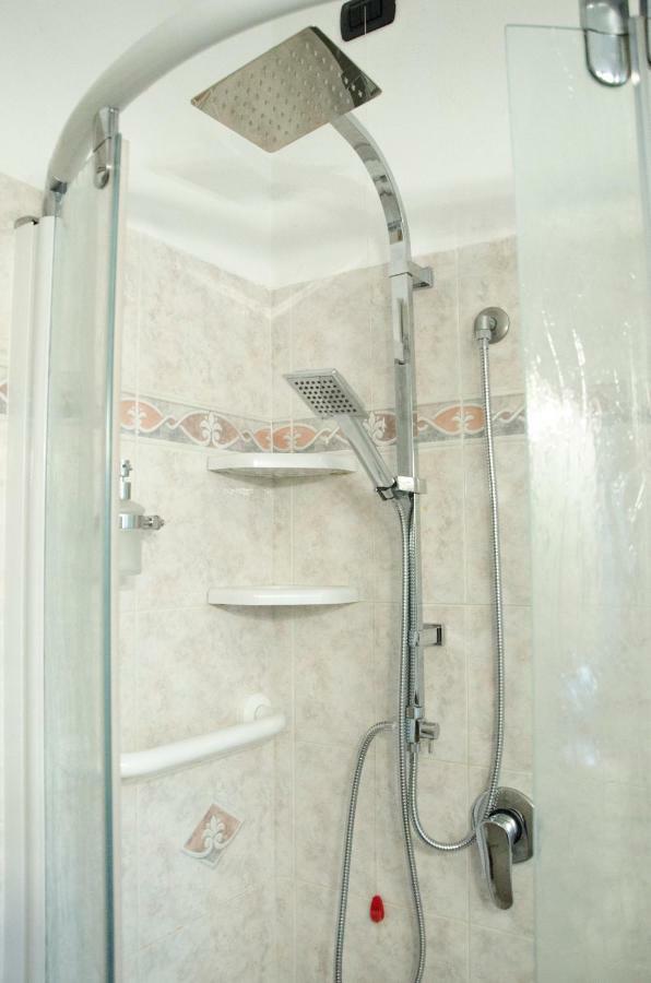 A Casa Di Anna Apartment ลาวาญา ภายนอก รูปภาพ